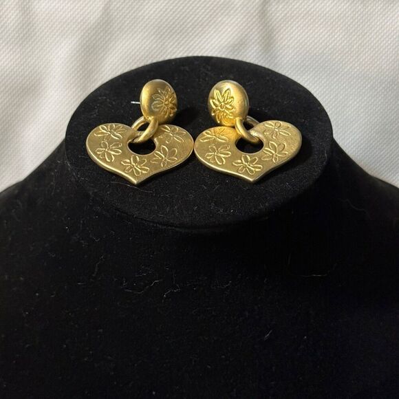 Brushed Gold Tone Chunky Heart Dangle Earrings Flower Embossed Boho Funky Art - Picture 1 of 6